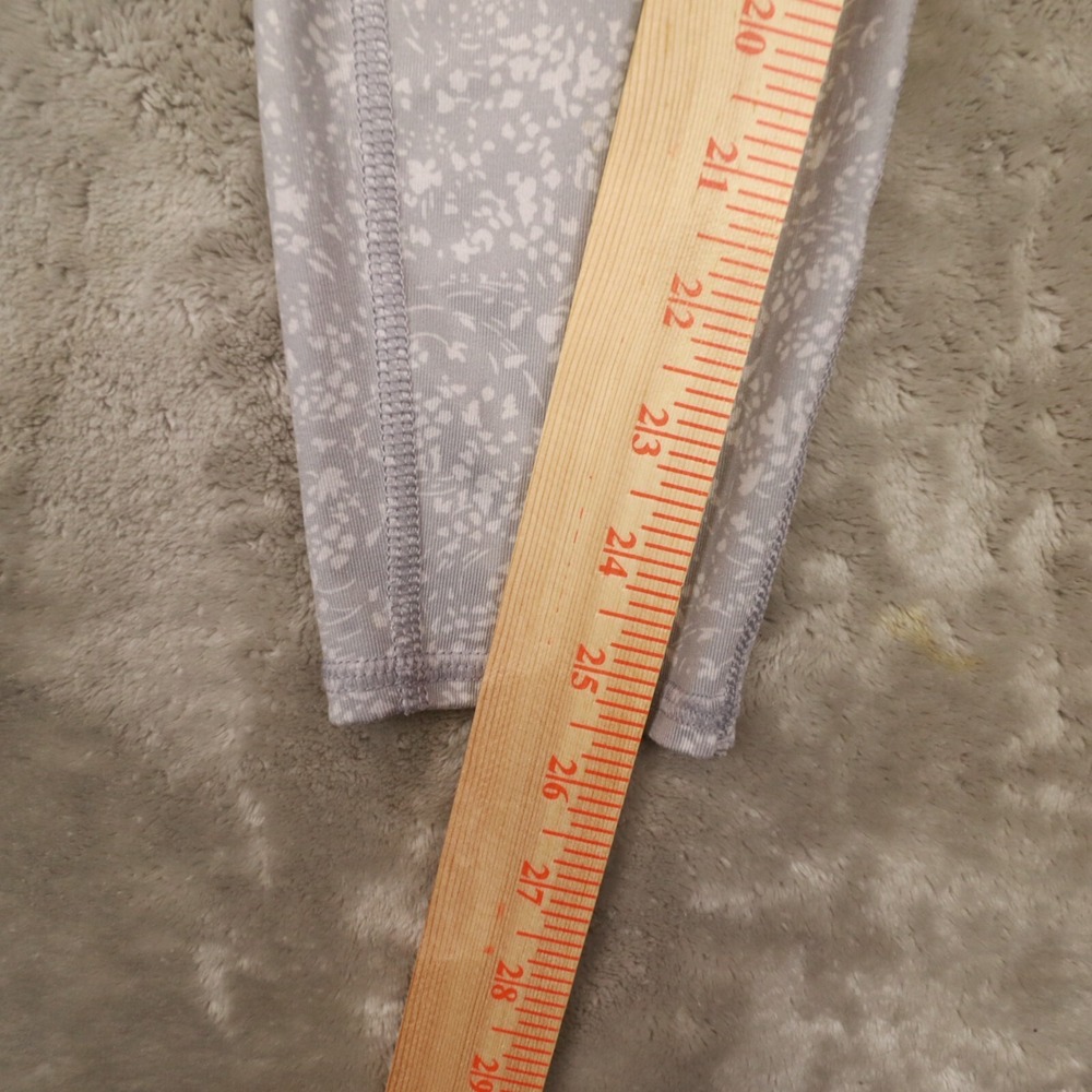 Athleta Women's Gray White Floral Mid Rise Primrose Chaturanga Leggings Small - Picture 6 of 10